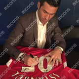 Liverpool 2005 UEFA Champions Signed jersey Framed "Miracle of Instanbul" - 5688