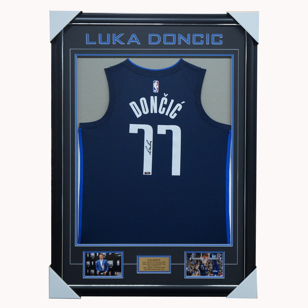 Dallas Mavs' Luka Doncic Wears Custom Philadelphia Eagles Jersey